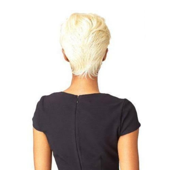 Short Blonde Wig - Picture 8 of 8